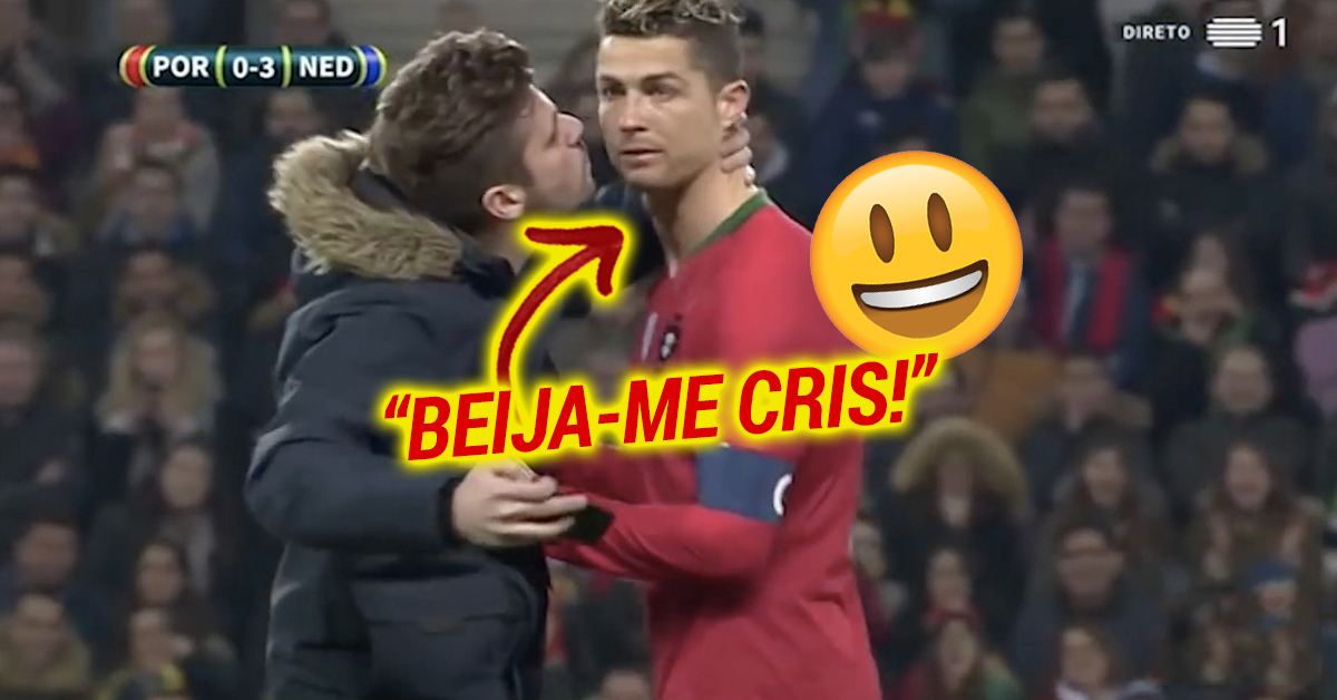 Adepto apaixonado invadiu relvado para beijar Cristiano Ronaldo