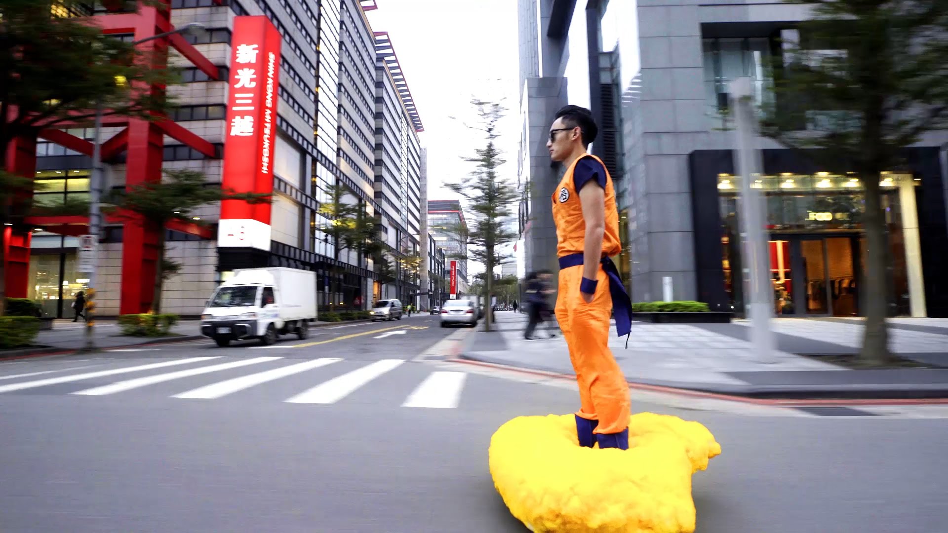 Son Goku é visto a voar nas ruas de Taipé