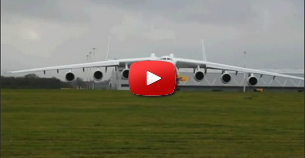 Antonov AN 225 Decolando, o maior avião do mundo.