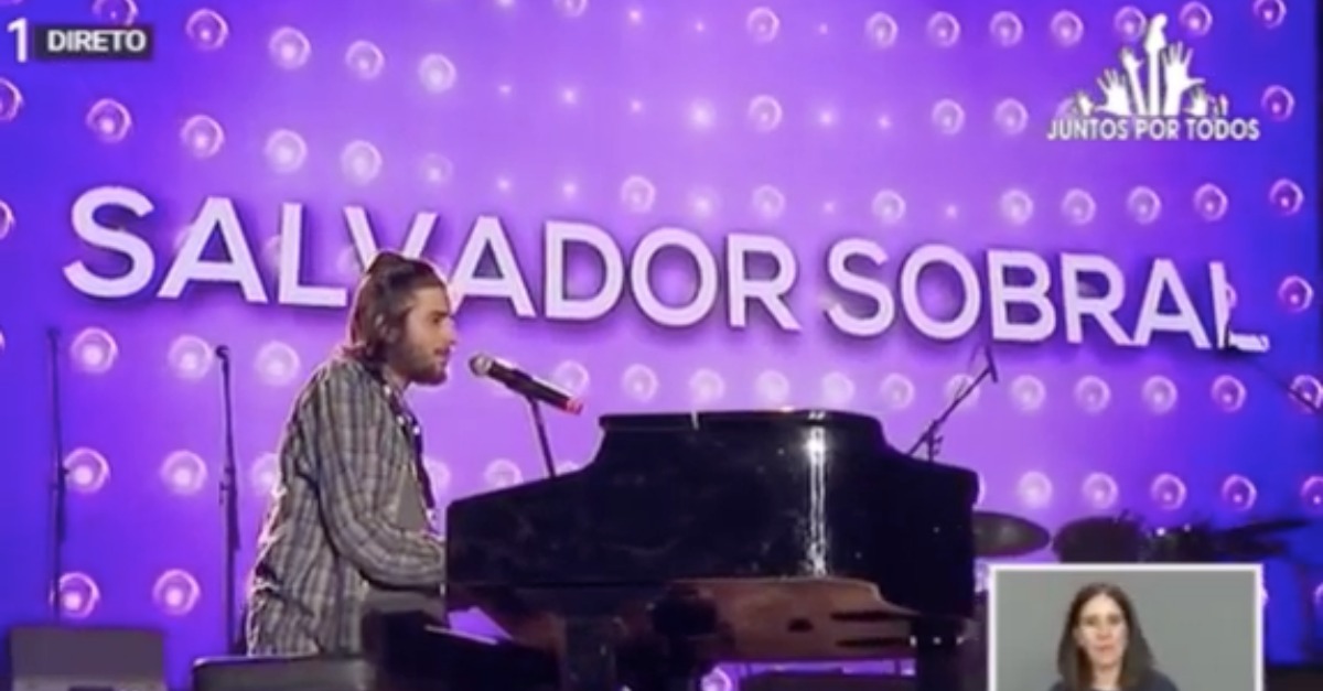 Salvador Sobral no concerto solidário: “Vou mandar um peido para ver o que acontece”