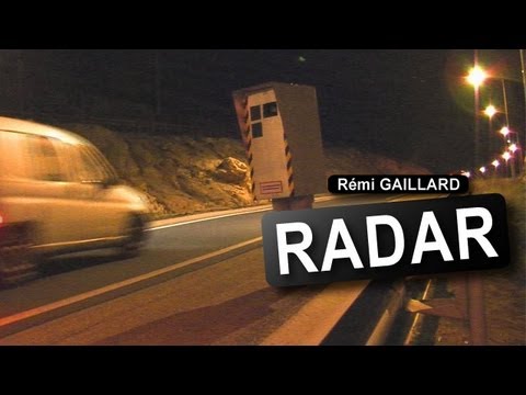 Rémi Gaillard dá uma nova funcionalidade aos radares de velocidade