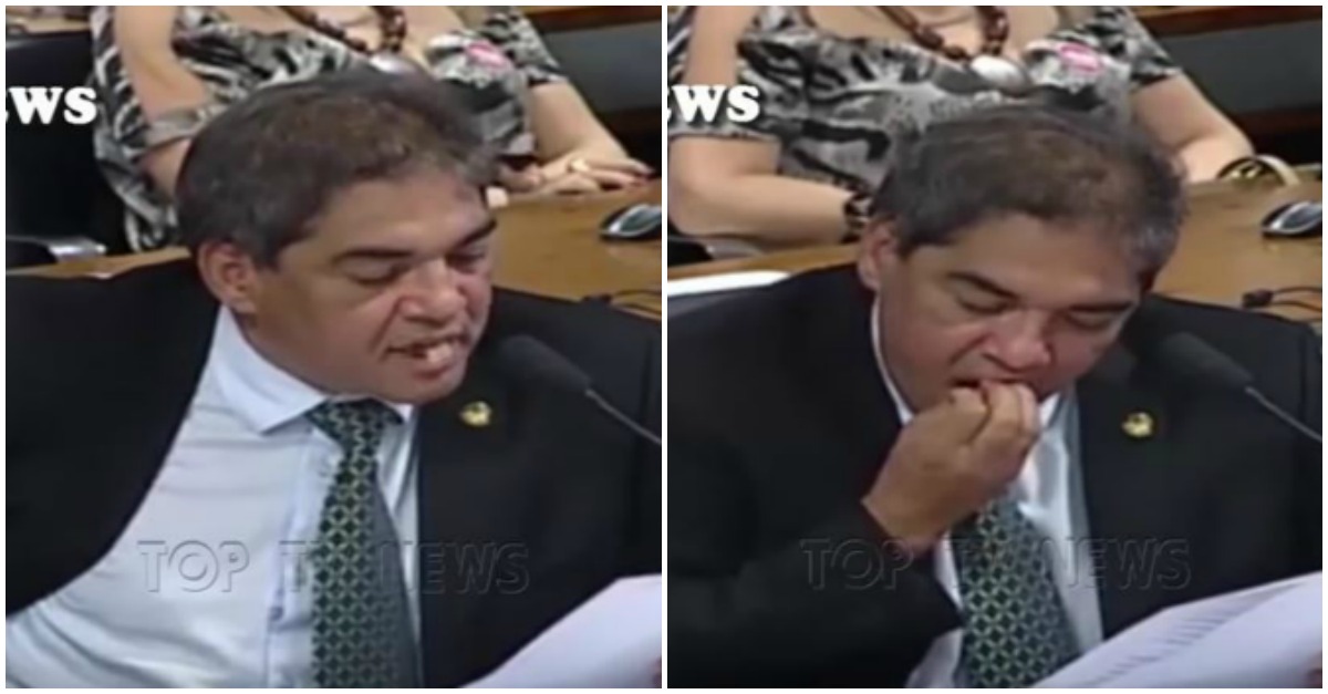 Político brasileiro deixa fugir os dentes enquanto discursava