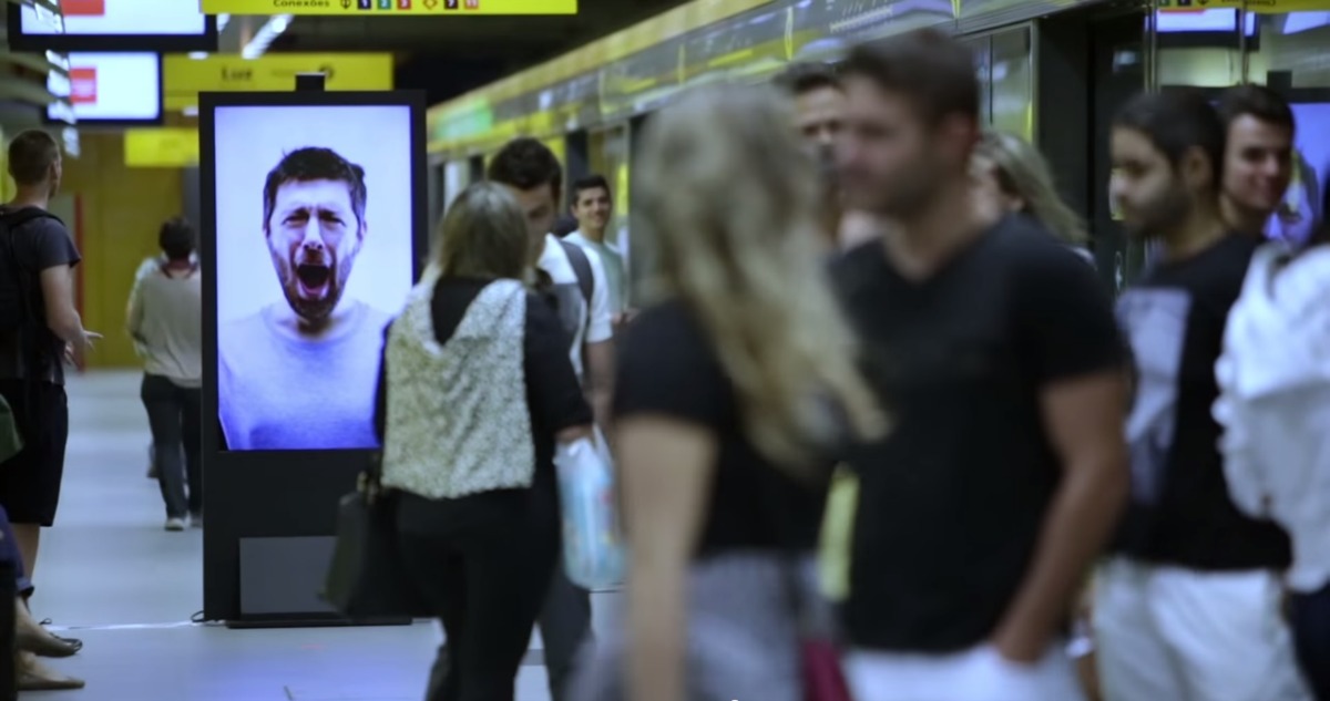 Marca de café brasileira faz toda a gente bocejar no metro. Vê como!