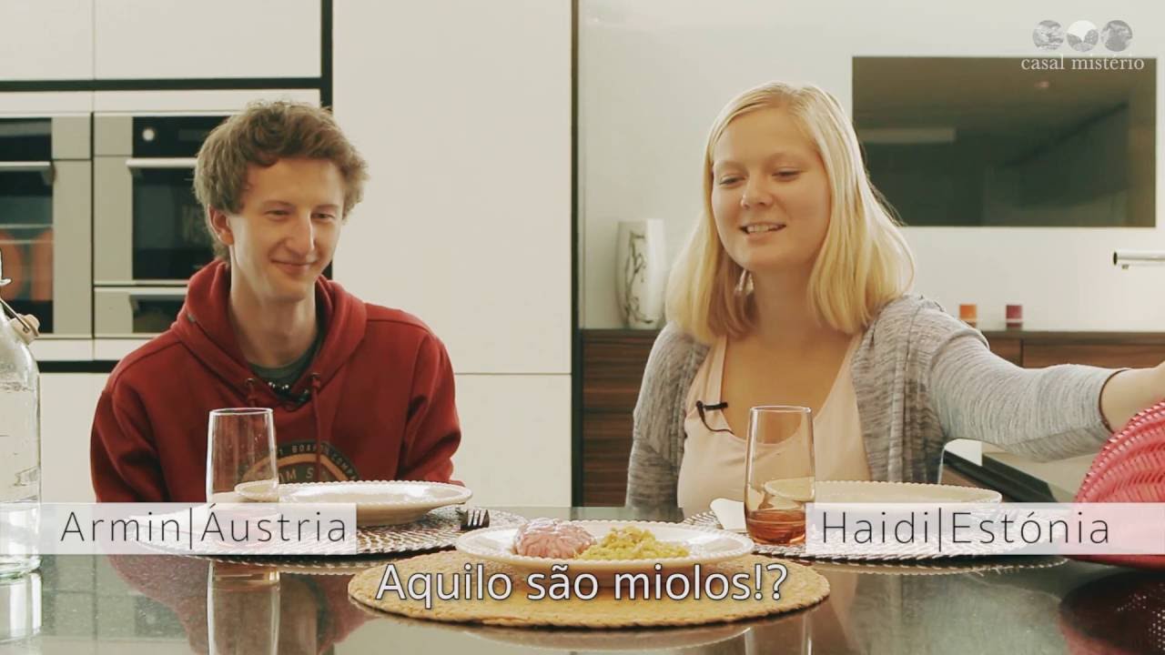 Estrangeiros provam estranhos petiscos portugueses