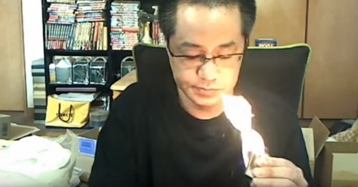 Japonês incendeia casa enquanto transmite em direto pelo YouTube