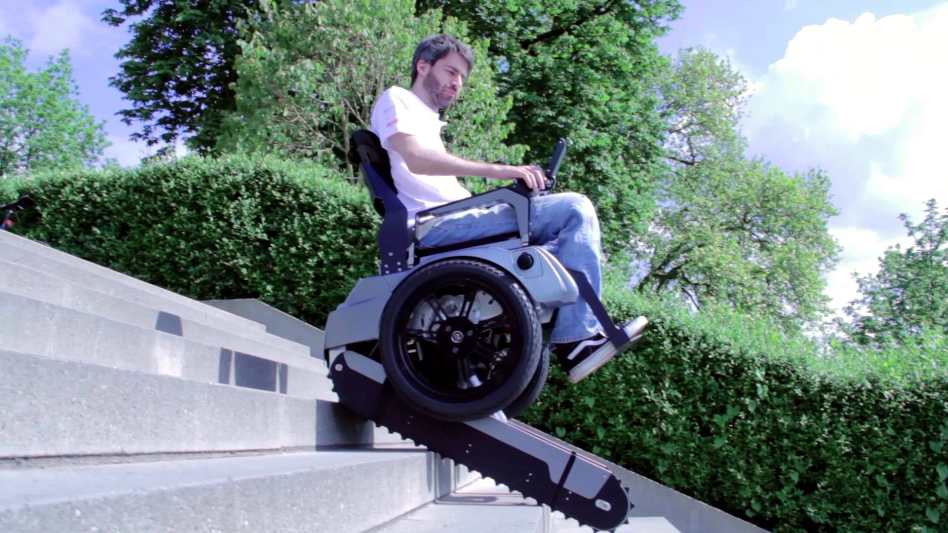 Esta cadeira de rodas pode realmente revolucionar a vida de muitas pessoas