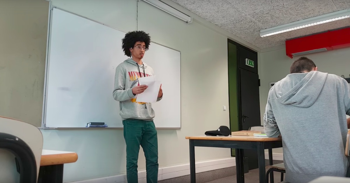 Aluno português engana professora com poema de Ca Bu Fla Ma Nau