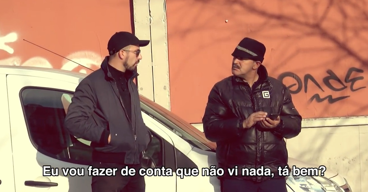 Polícia tuga à paisana faz de conta que não viu nada