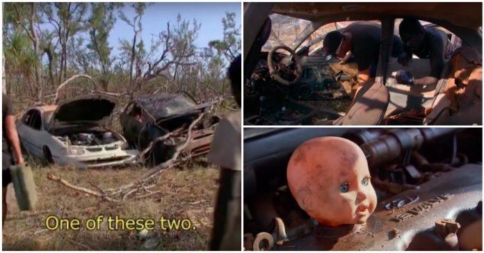 Com um machado e uma cabeça de uma boneca, eles conseguiram colocar um carro destruído a funcionar