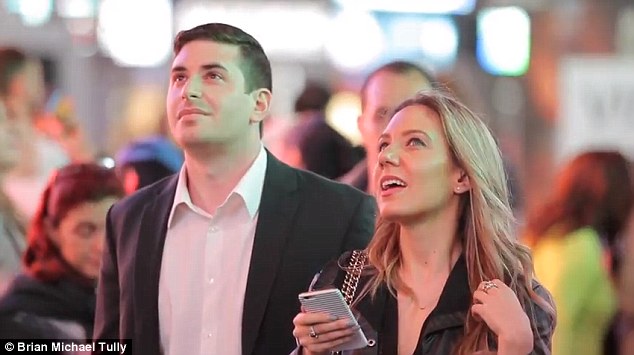 Um pedido de casamento inesquecível feito no Times Square
