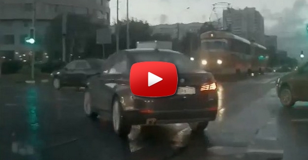 A incrível aparição do carro fantasma.