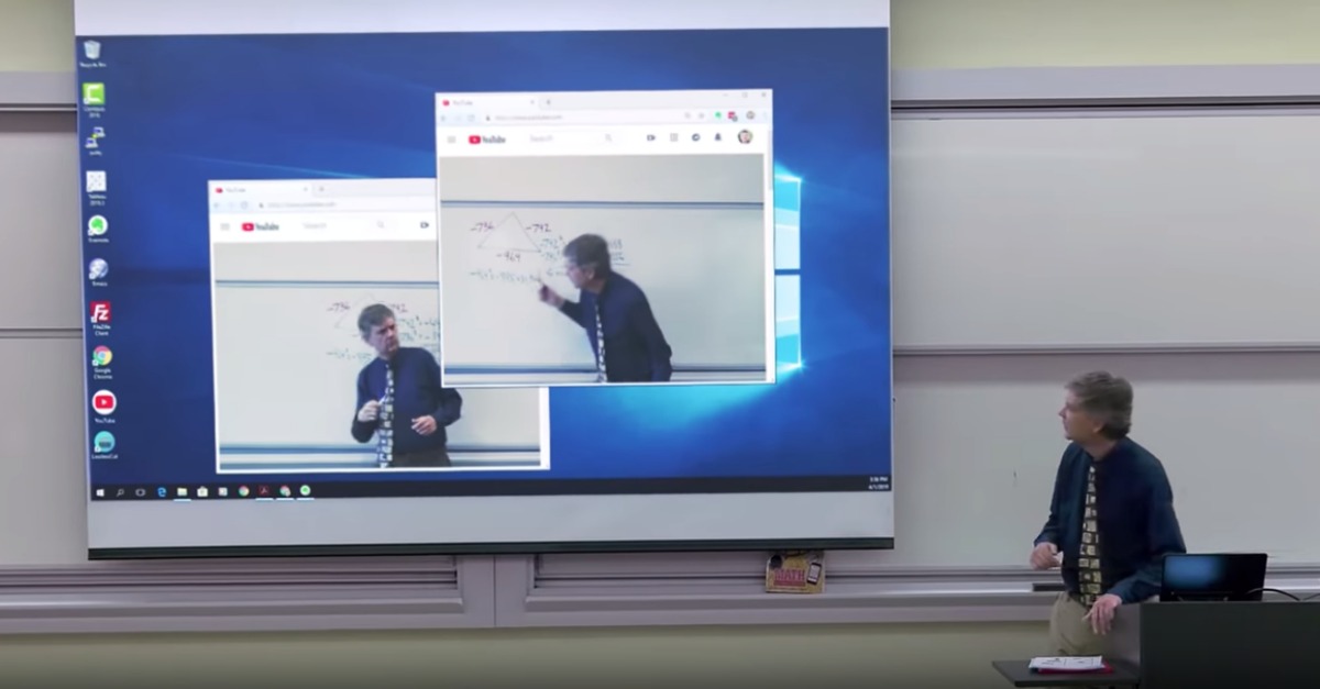Professor de matemática prepara-se em grande estilo para o 1 de abril e surpreende alunos