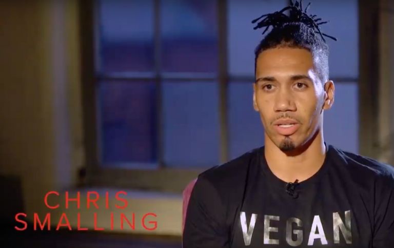 Chris Smalling une-se à PETA para impulsionar o veganismo