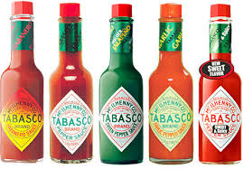 Tabasco pelo cu! Se é sensível não veja!