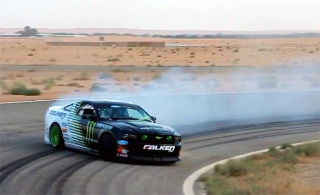 Vista em primeira pessoa desta ALUCINANTE corrida de DRIFT