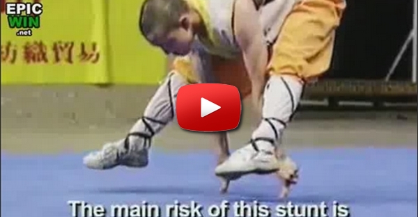 Monges Shaolin - Equilibrio em dois dedos