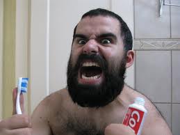 Como lavar dentes... com uma pistola
