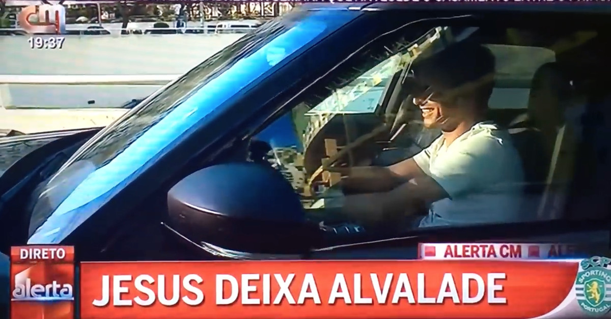 Coentrão molha jornalista da CMTV e repórter fica chateado