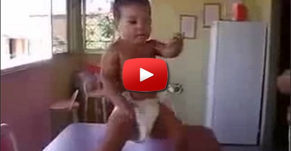 BEBe DANcANDO KUDURO