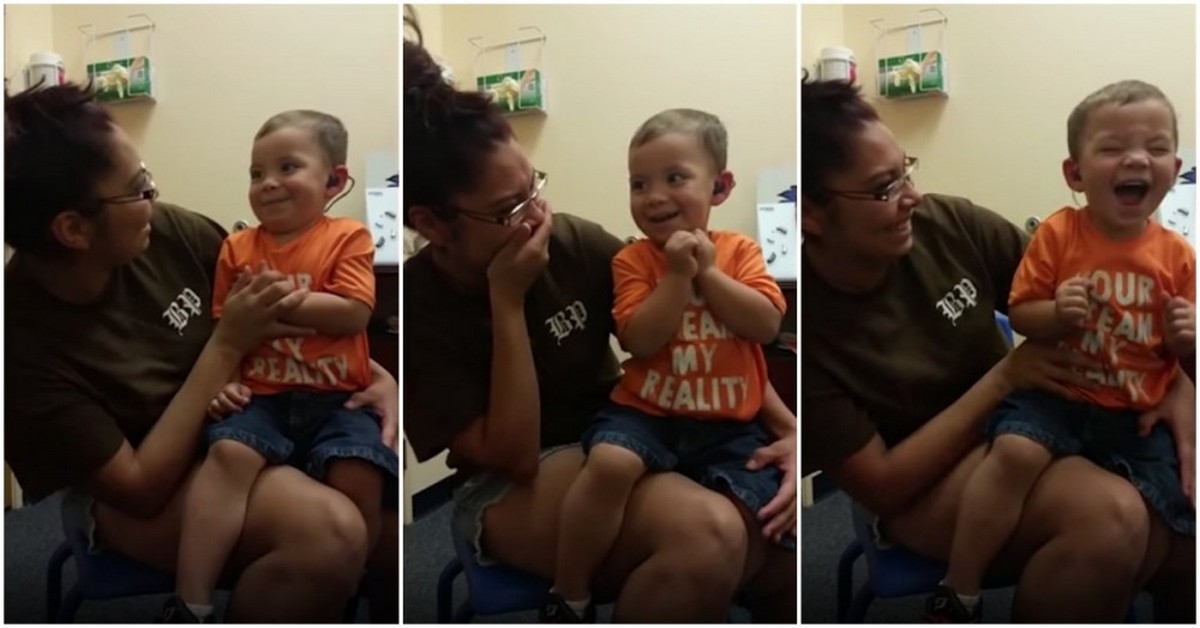 Menino de 2 anos ouve pela primeira vez a voz da mãe e a felicidade foi imensa.