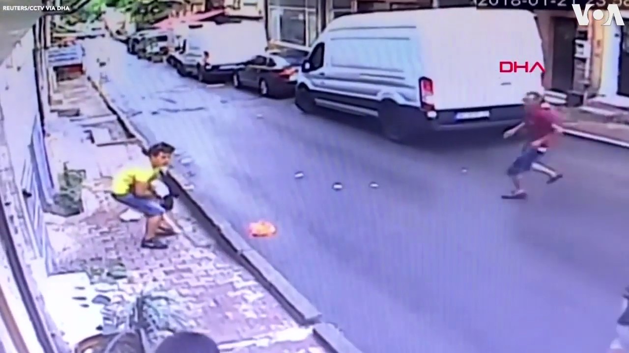 Jovem de 17 anos salva criança que caiu do 2º andar de um prédio