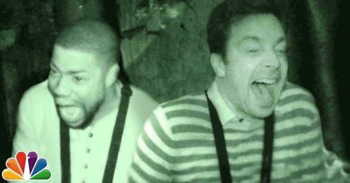 Kevin Hart e Jimmy Fallon visitam uma Casa Assombrada; Hilariante!