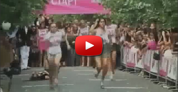 Russas disputam corrida com salto alto e levam muitos tombos