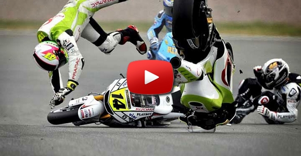 3 patetas caindo da moto
