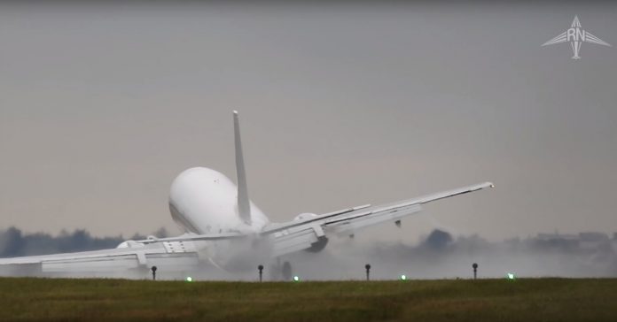 Se tens medo de andar de avião não vejas este vídeo