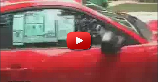 carro novo destruido em instantes