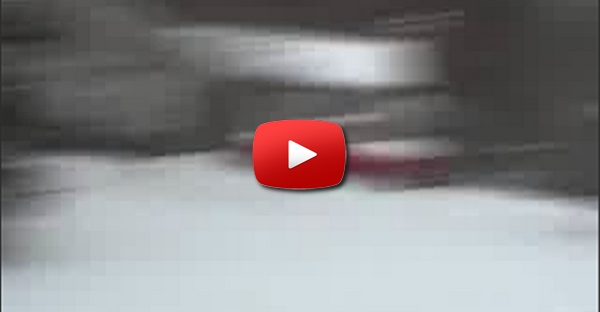 Destruindo um carro com neve...