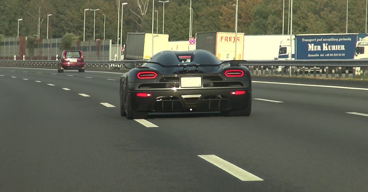Seguia a mais de 300kmh no seu Porsche... mas não era o mais rápido da estrada